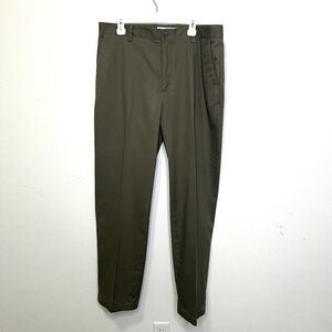 Amazon Essentials Men's Classic Fit Chino Pants